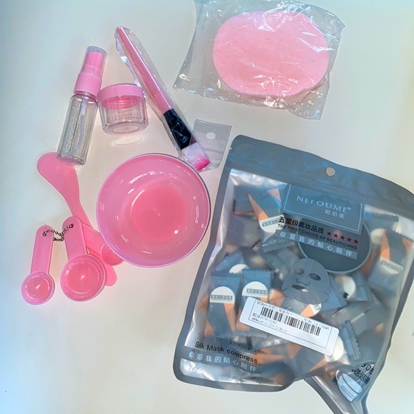 Facial Set - Picture 1 of 1